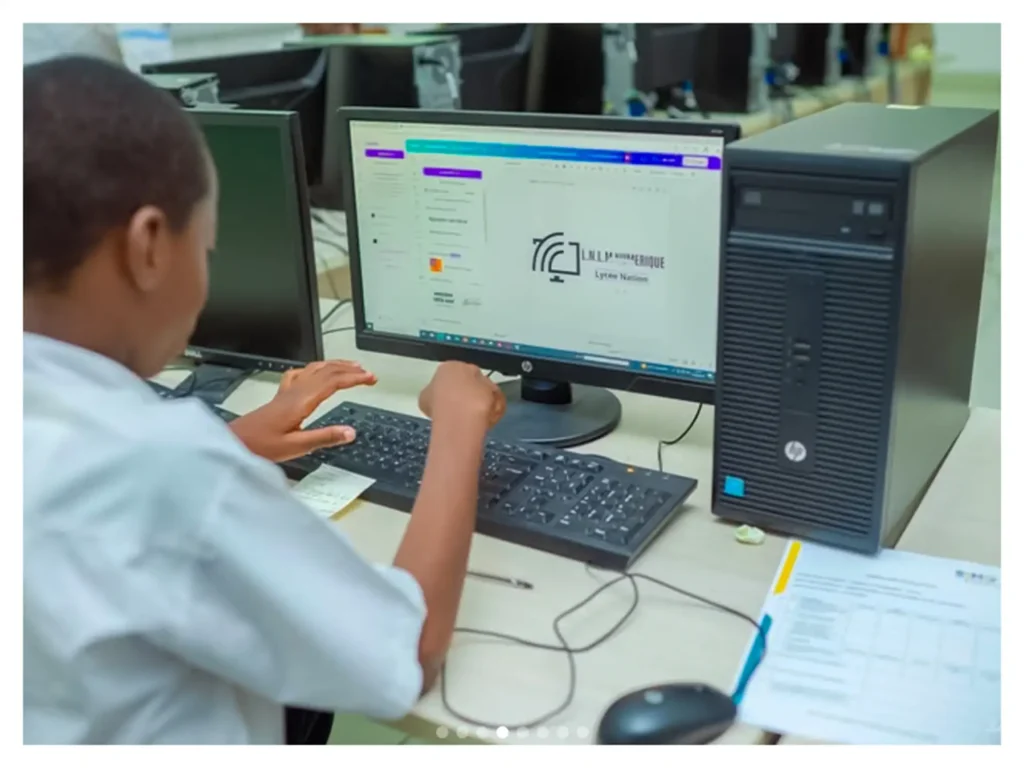 Photo de jeunes gabonais en formation durant les tech camp africa digiempower au gabon